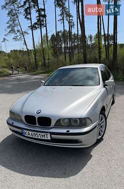Седан BMW 5 Series 2000 в Полонном