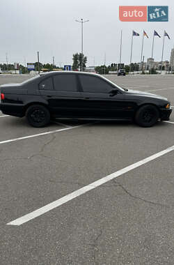 Седан BMW 5 Series 2000 в 