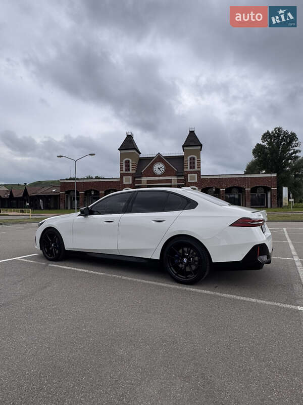 Седан BMW 5 Series 2024 в Києві
