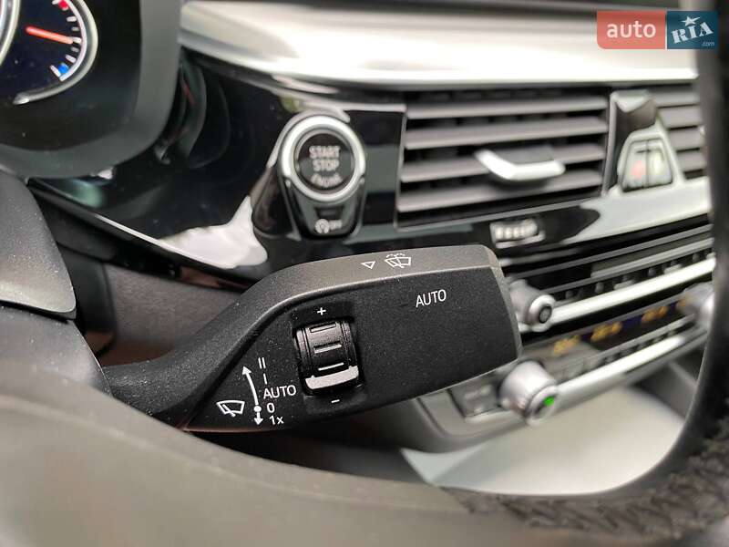 Седан BMW 5 Series 2017 в Хмельницком