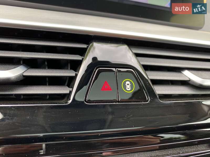 Седан BMW 5 Series 2017 в Хмельницком