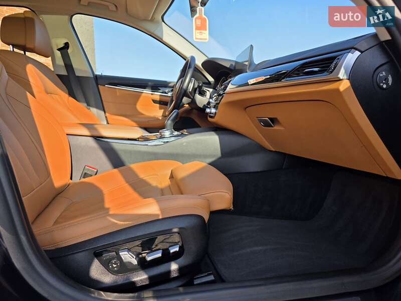 Седан BMW 5 Series 2017 в Черновцах