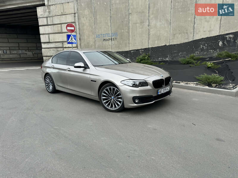 Седан BMW 5 Series 2016 в Киеве