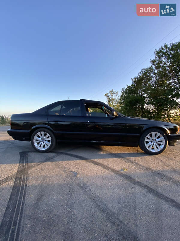 Седан BMW 5 Series 1993 в Овідіополі фото 3 Седан BMW 5 Series 1993 в Овідіополі