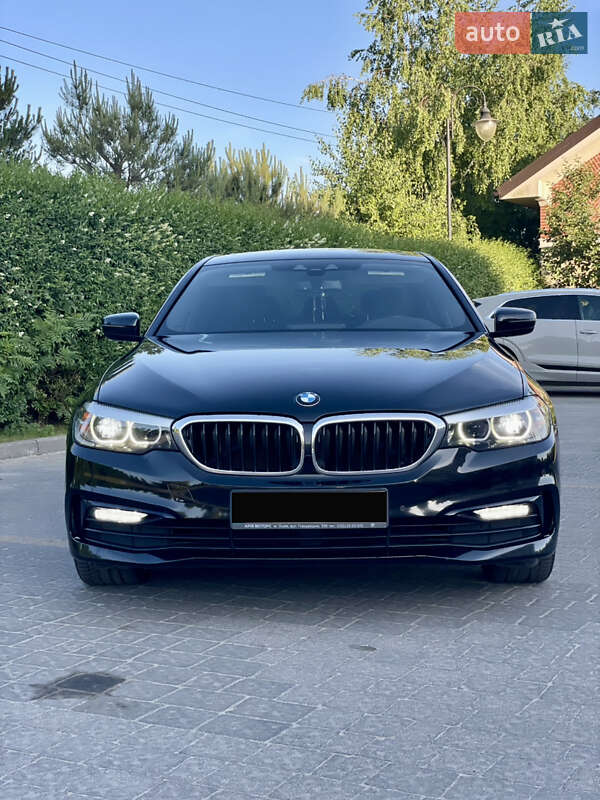 Седан BMW 5 Series 2018 в Львові
