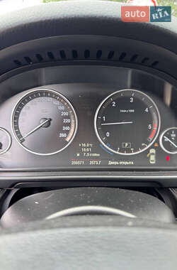 Седан BMW 5 Series 2011 в 