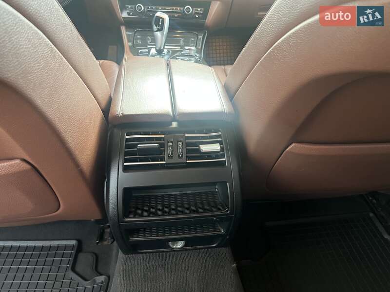 Седан BMW 5 Series 2013 в Олександрії