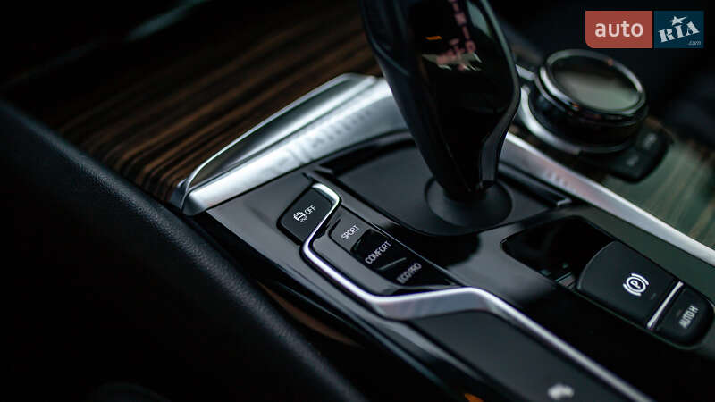 Седан BMW 5 Series 2019 в Черновцах
