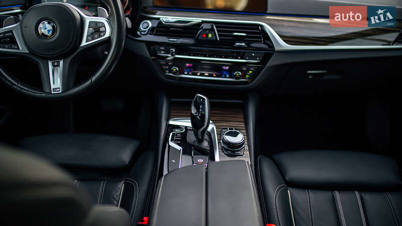 Седан BMW 5 Series 2019 в Черновцах