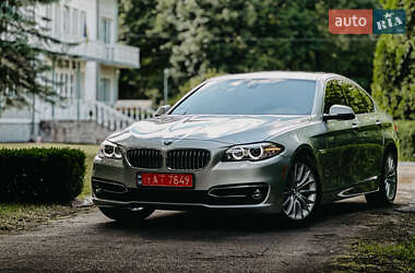 Седан BMW 5 Series 2015 в Дубні