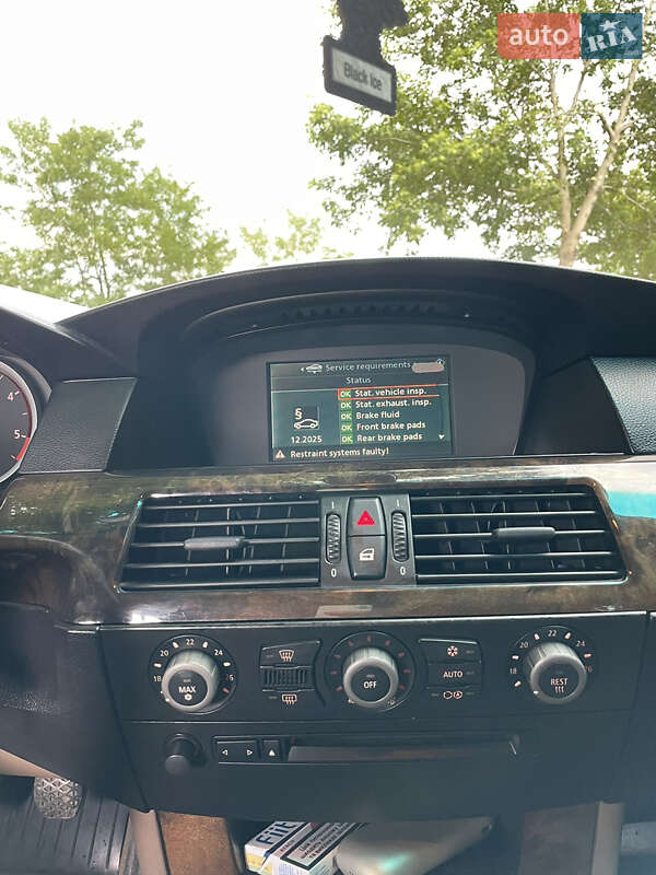 Седан BMW 5 Series 2004 в Чугуєві