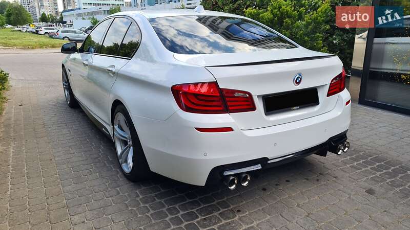 Седан BMW 5 Series 2011 в Львове