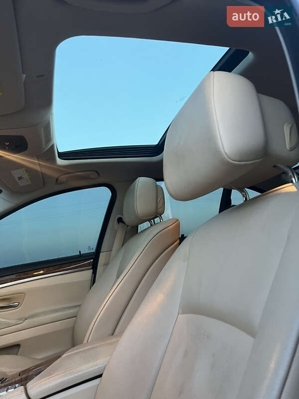 Седан BMW 5 Series 2011 в Стрию