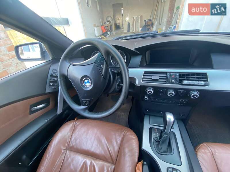 Седан BMW 5 Series 2004 в Луцке