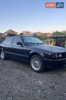Седан BMW 5 Series 1994 в Хусті