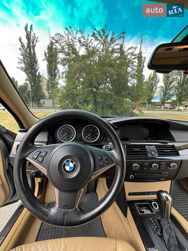 Седан BMW 5 Series 2004 в Киеве