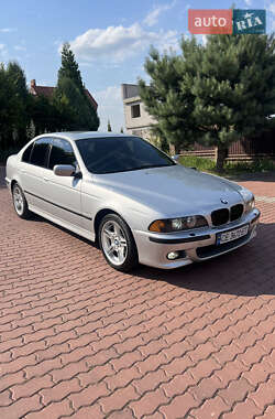 Седан BMW 5 Series 2002 в Чернівцях