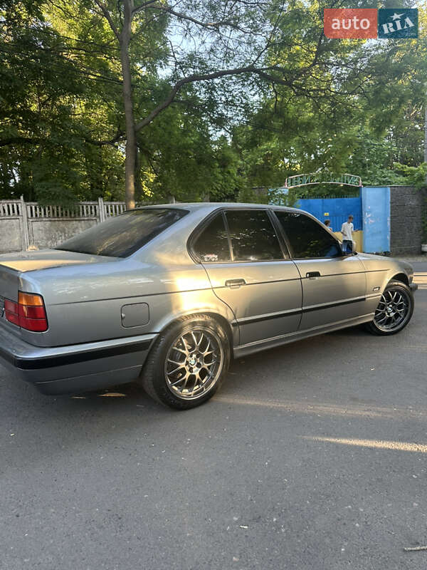 Седан BMW 5 Series 1993 в Одессе