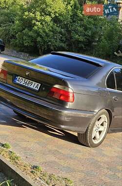 Седан BMW 5 Series 2000 в 