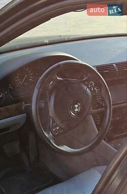 Седан BMW 5 Series 2000 в 