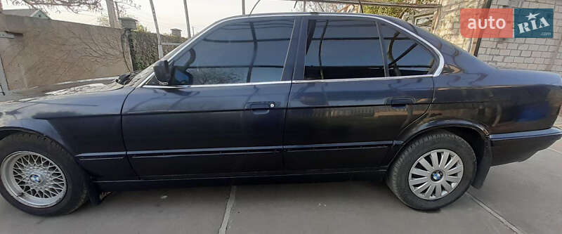 Седан BMW 5 Series 1990 в Криничках