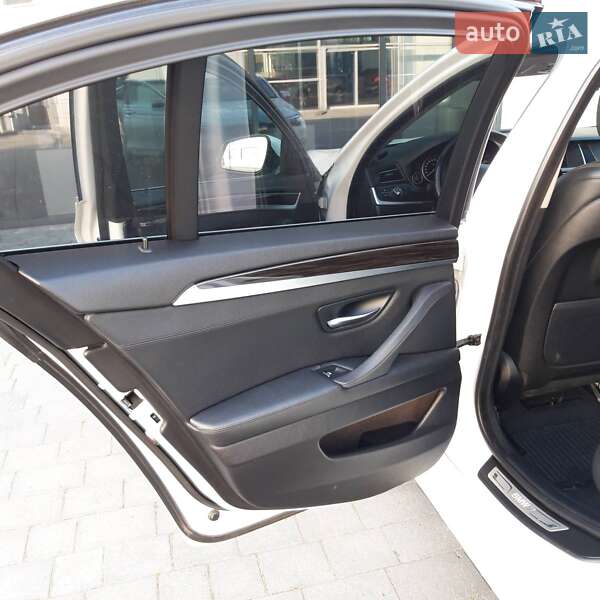 Седан BMW 5 Series 2013 в Калуше