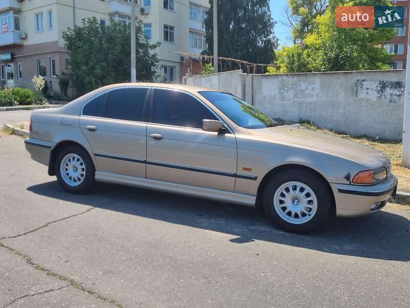 Седан BMW 5 Series 2000 в Одессе