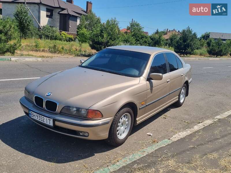Седан BMW 5 Series 2000 в Одессе