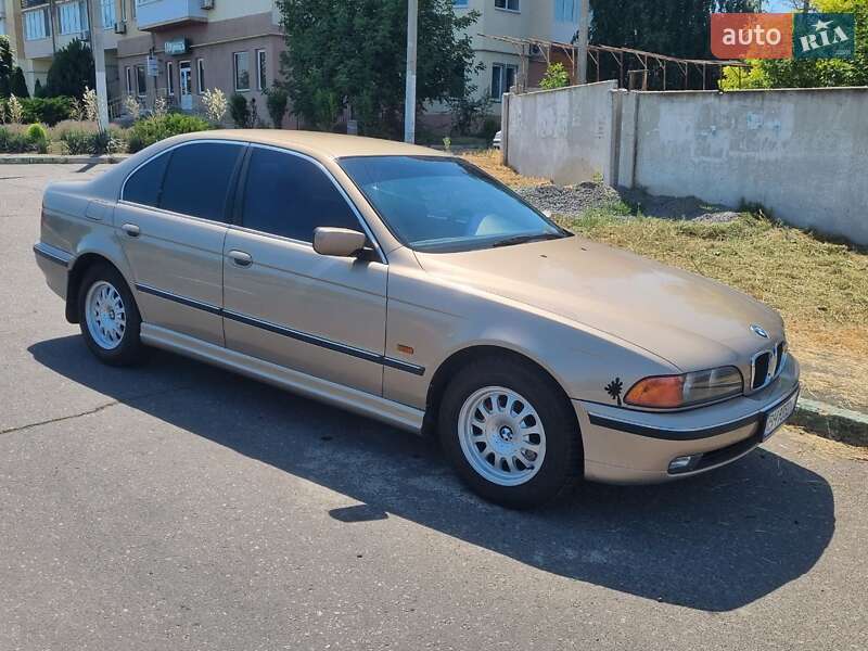 Седан BMW 5 Series 2000 в Одессе