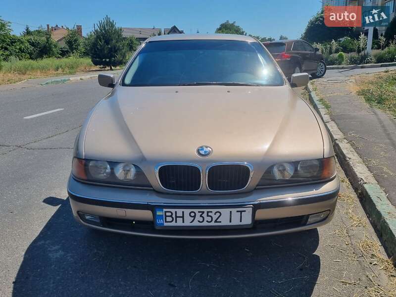 Седан BMW 5 Series 2000 в Одессе