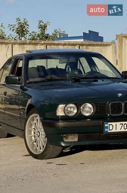 Седан BMW 5 Series 1993 в Тернополе
