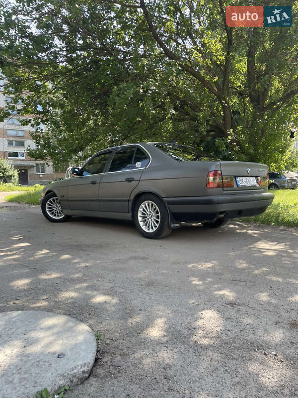 Седан BMW 5 Series 1989 в Конотопе