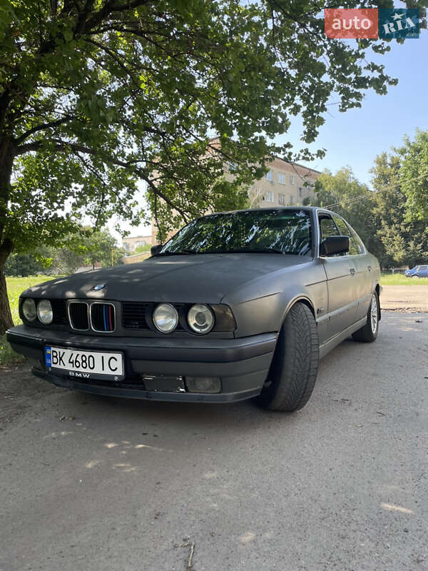 Седан BMW 5 Series 1989 в Конотопе