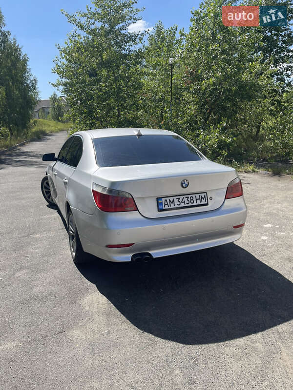 Седан BMW 5 Series 2003 в Киеве