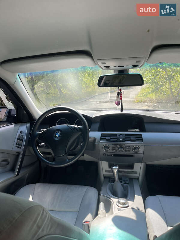 Седан BMW 5 Series 2003 в Киеве