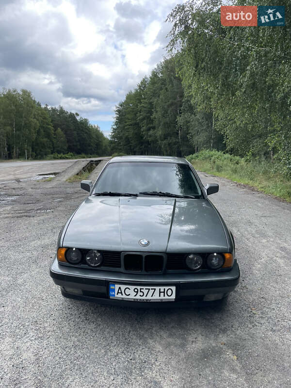 Седан BMW 5 Series 1990 в Ковелі