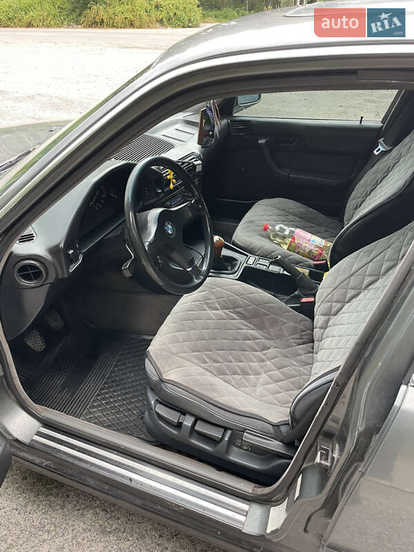 Седан BMW 5 Series 1990 в Ковелі