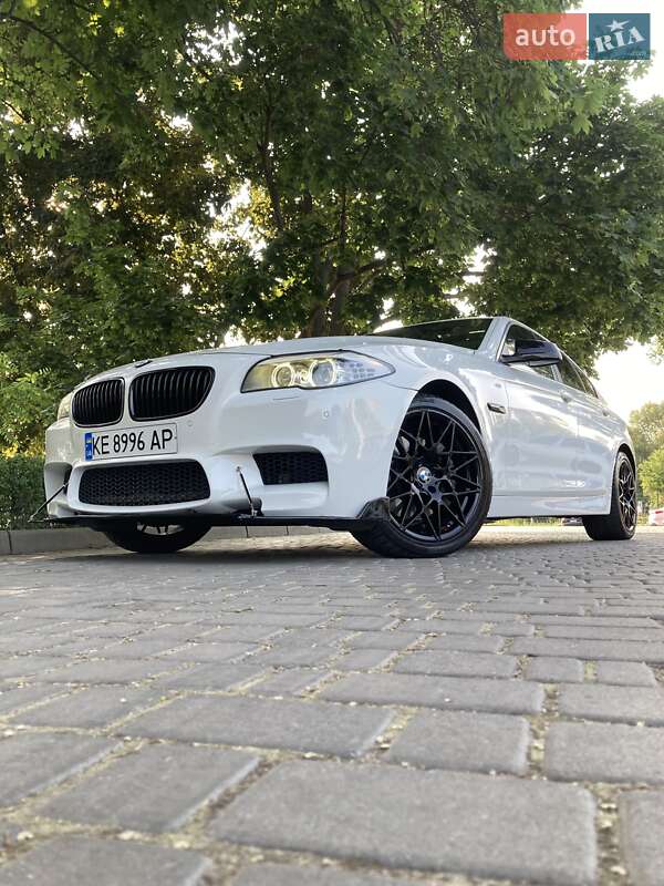 Седан BMW 5 Series 2012 в Каменском