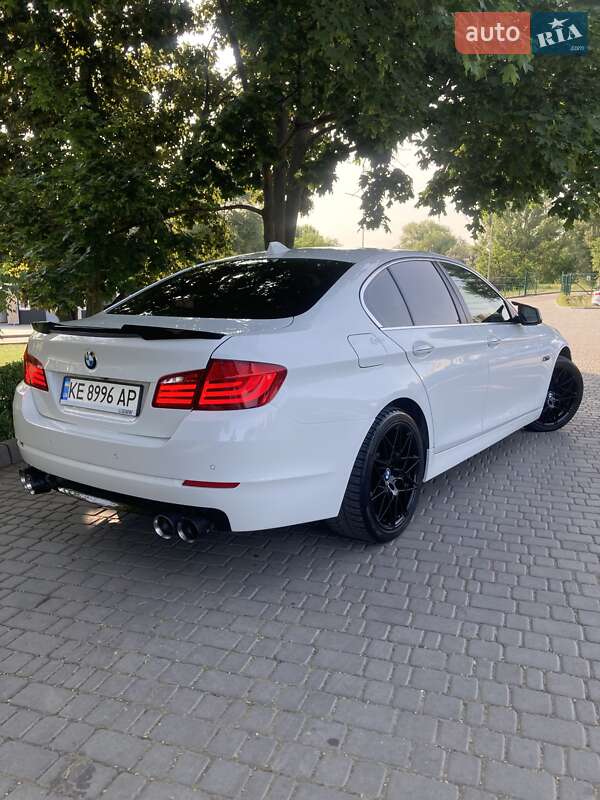 Седан BMW 5 Series 2012 в Каменском