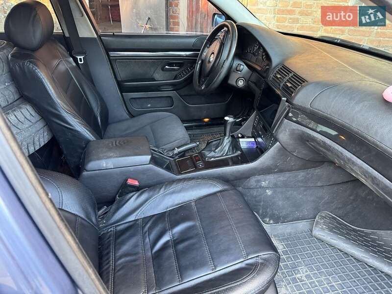 Седан BMW 5 Series 2001 в Сумах