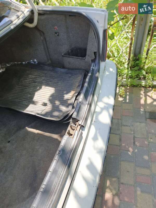 Седан BMW 5 Series 1985 в Киеве