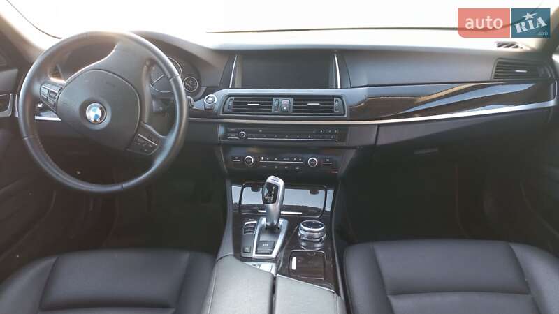 Седан BMW 5 Series 2014 в Нововолынске