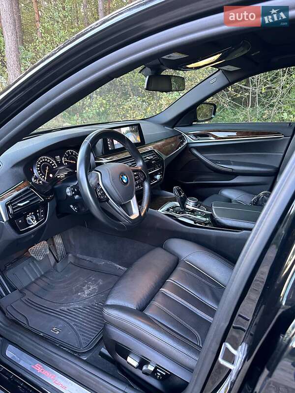 Седан BMW 5 Series 2018 в Львові