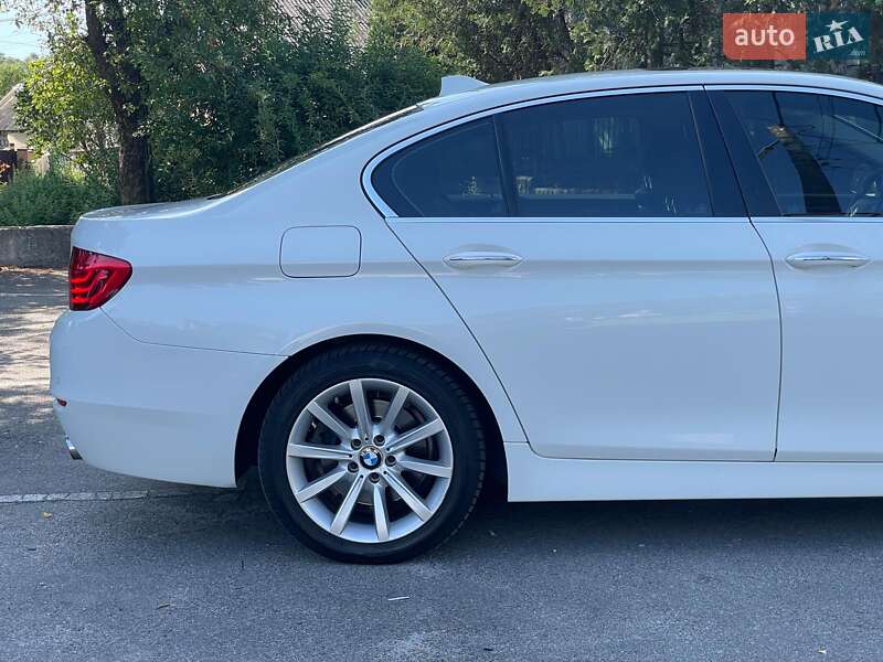 Седан BMW 5 Series 2015 в Києві