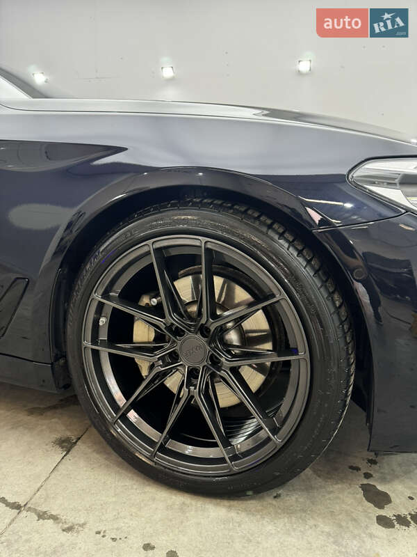 Седан BMW 5 Series 2017 в Львові