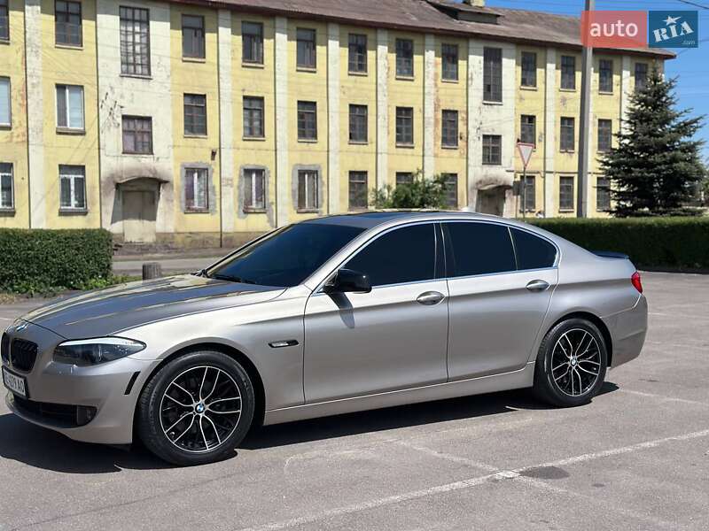 Седан BMW 5 Series 2013 в Кам'янському