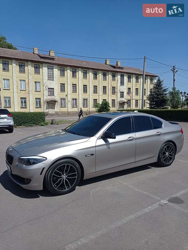 Седан BMW 5 Series 2013 в Кам'янському