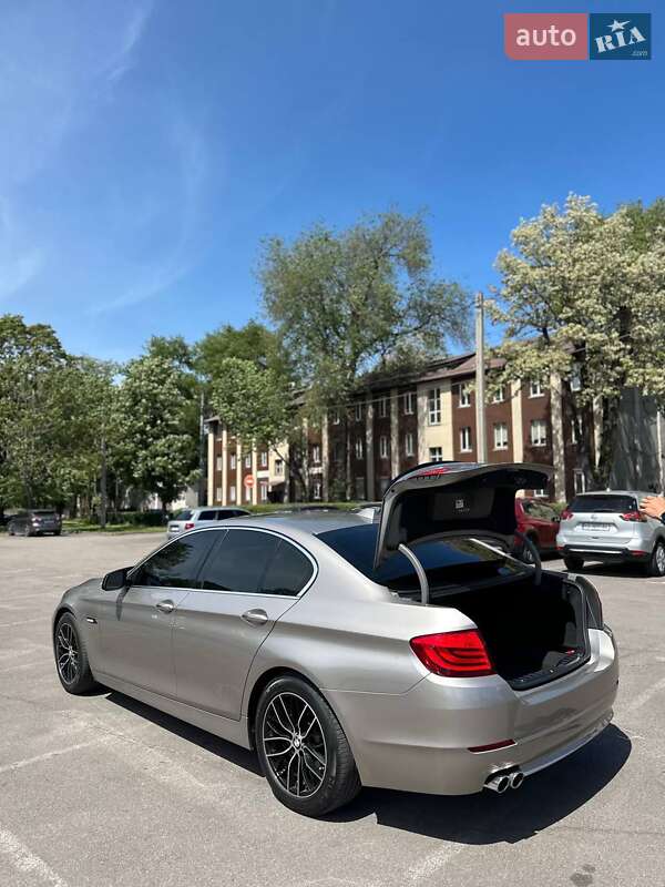 Седан BMW 5 Series 2013 в Кам'янському