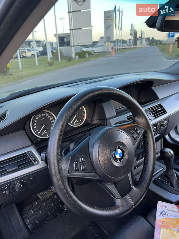 Седан BMW 5 Series 2005 в Львові