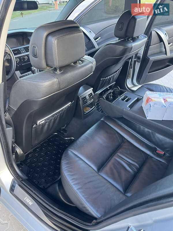 Седан BMW 5 Series 2005 в Львові